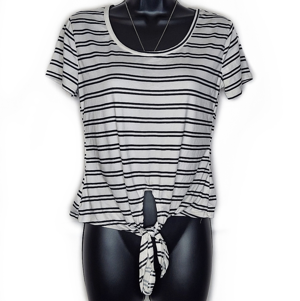Rue21 Striped Short Sleeve Top Tie Front White - M